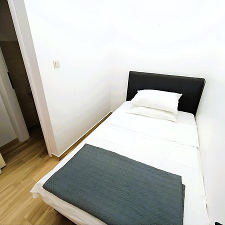 Apartments In Turanj, 20M From The Beach Sukošan Extérieur photo